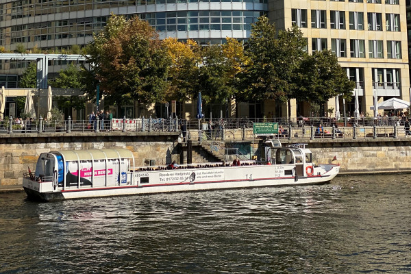 Anlegestelle schräg gegenüber Berliner Dom 