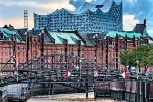 Das UNESCO-Welterbe Speicherstadt mit Elbphilharmonie, Schauplatz der meisten Pfefferkörner-Folgen