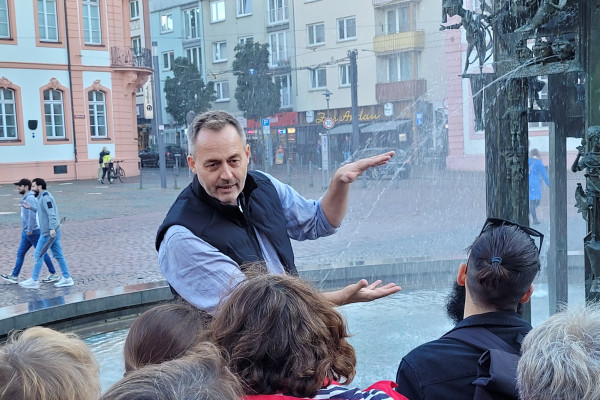 Fastnachtsbrunnen Mainz Stadtführung