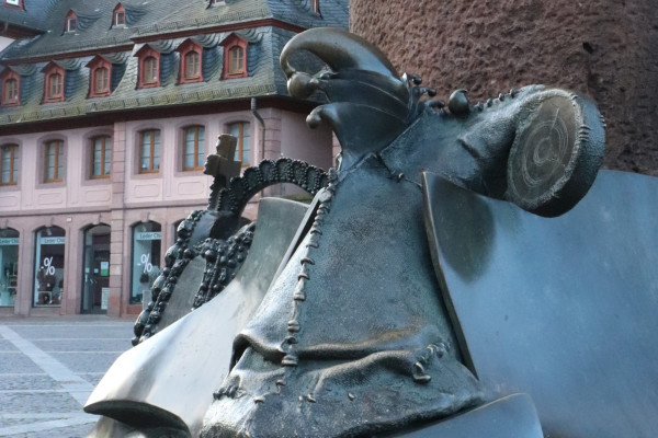 Heunensäule Mainz Marktplatz Fastnacht Karneval