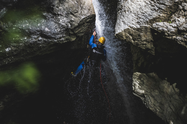 Fette Wasserfälle beim Canyoning mit MAP-Erlebnis