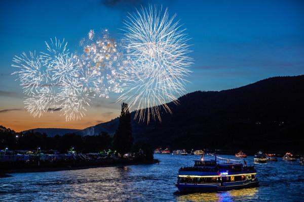 Die La Paloma im Rhein in Flammen Konvoi. Foto: Dominik Ketz