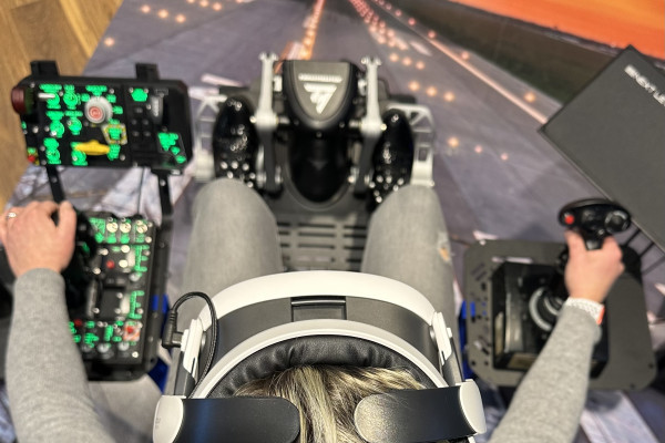 Flight-Seat Hobbyflug - Fliegen wie ein echter Pilot!