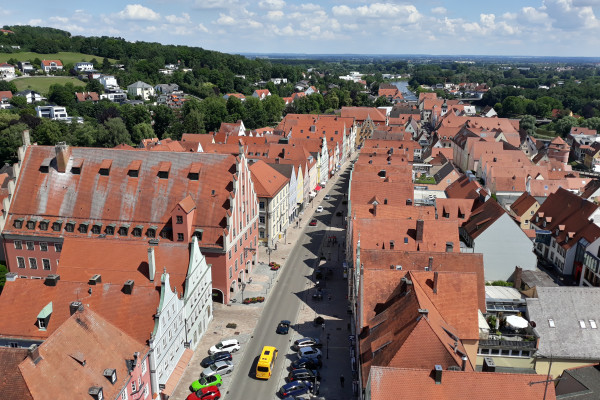 Blick auf die Reichstraße und dem Verlauf der Donau