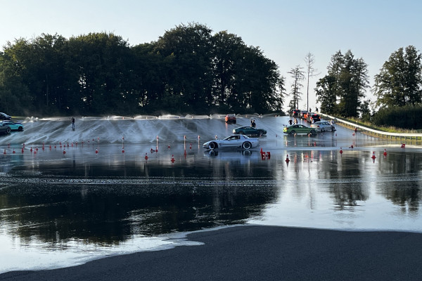 Einzelne Trainingsmodule verbunden zu einem Parcours