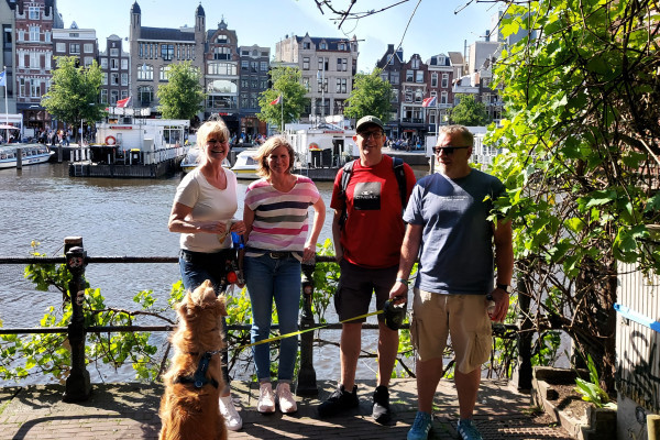 Rotlicht Viertel Amsterdam, Heiteres & Weiteres/ Prostitution/ Fenster/ Schmale Gassen und Grachten/ Bars, Kneipen und Restaurants/ Etablissements/ Touristen/ Anekdoten/ Informationen