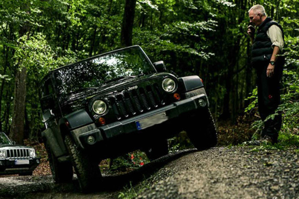 Fahrtraining mit Geländewagen und Pickup