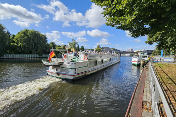 MS Wappen von Spandau am Lindenufer
