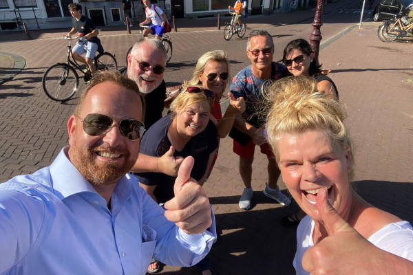 Herzblut Amsterdam Stadtführungen mit Herz und Seele!
Informativ, kurzweilig, heiter und individuell. Kleine Gruppen. Deutsch.