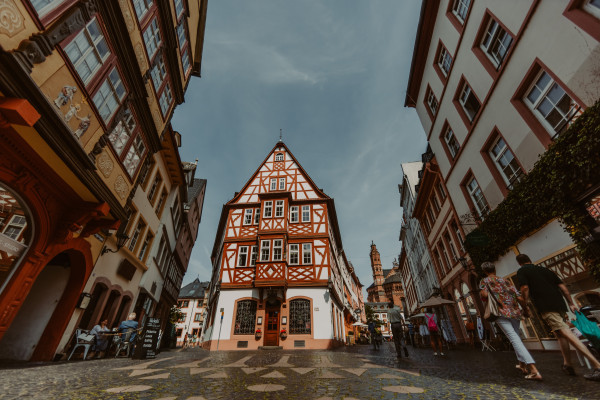 Augustinerstraße (mainzplus CITYMARKETING_Moritz Schleiffelder_HEY MO)