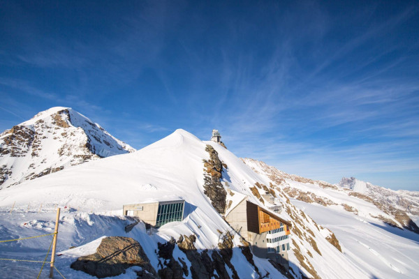 Jungfraujoch Sicht auf Sphinx bei Tag