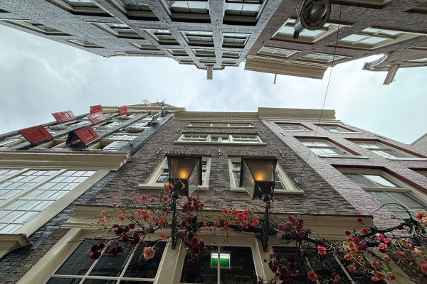 HERZBLUT Amsterdam Stadtführungen mit Herz & Seele! 
Architektur, Wohnraum, Ij, Grachten, Moderne Architektur, Grachtenhäuser, NDSM, Zaha Hadid, www.herzblut-stadtfuehrungen.amsterdam
