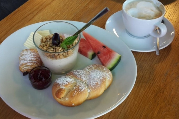 Frühstück in der Bergstation