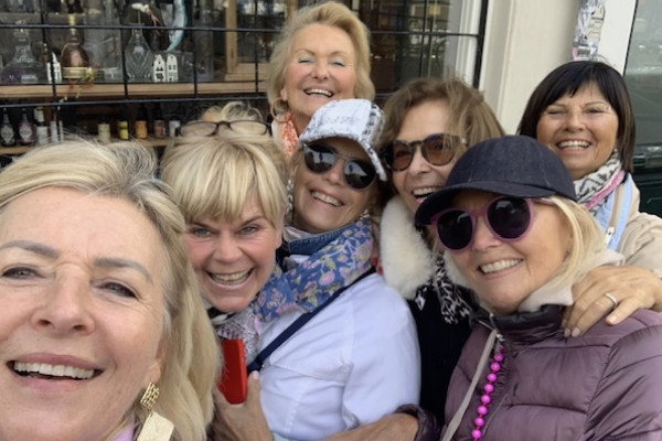 Amsterdam Stadtführungen. Herzblut. Foodtour. Kulinarisch. Haring. Deutsch. Kleine Gruppe. Sehenswürdigkeiten. Parken in Amsterdam. Rotlicht. Palast op de Dam. van Stapele.