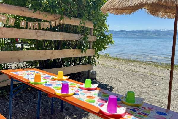 Geburtstagstisch am Strand