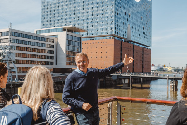 Speicherstadt & Elbphilharmonie: UNESCO-Welterbe und modernes Wahrzeichen zwischen Tradition und Zukunft.