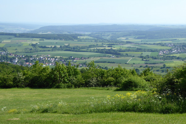 Blick nach Bödexen am Fuße des Köterbergs