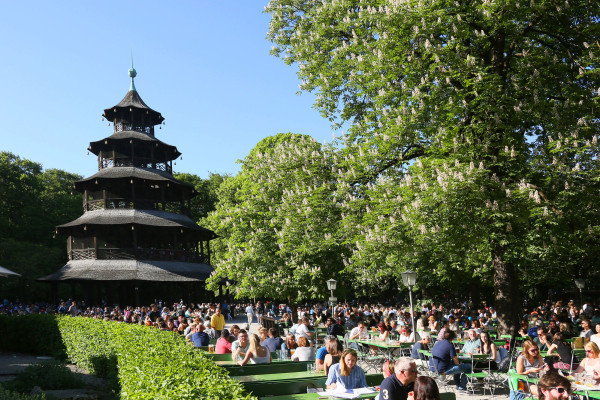 Biergarten am Chinesischen Turm, © München Tourismus, Tommy Lösch.jpg