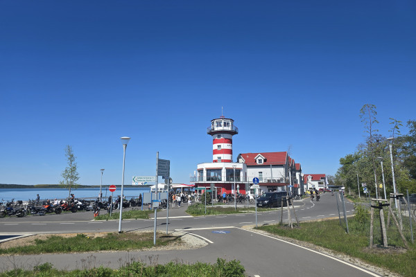 Leuchtturmhotel am Geierswalder See