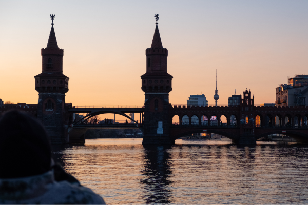 Oberbaumbrücke in der Dämmerung