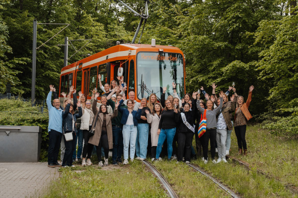 Rheinhessen Weinprobe in der Mainzer Nostalgie Straßenbahn