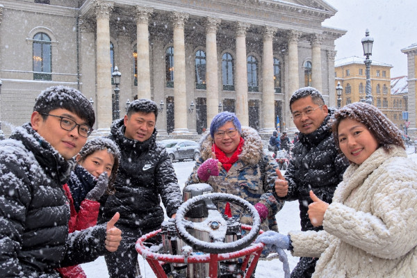 GlühweinbikeTour vor der Münchner Oper 