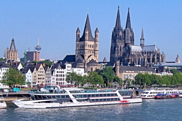 Den Rhein genießen auf der Altstadtführung und Panorama-Schiffsrundfahrt in Köln