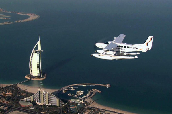 Flug über das Burj Al Arab in Dubai