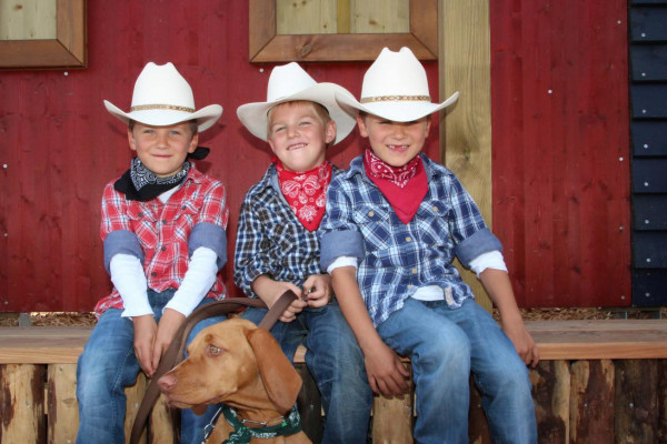 Stilechter Cowboynachwuchs Stilechter Cowboynachwuchs