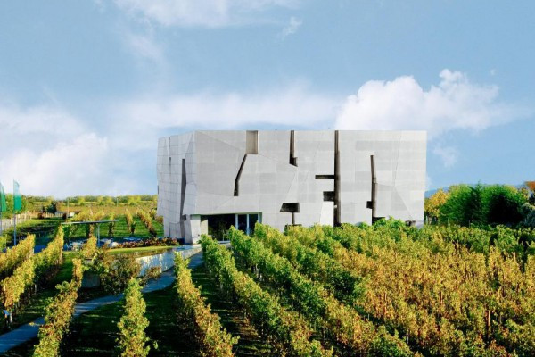 LOISIUM WeinErlebnisWelt - Lassen Sie sich beeindrucken von einer inspirierenden Architektur.
