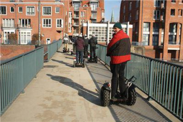 Bremen entlang der Weser mit dem Segway