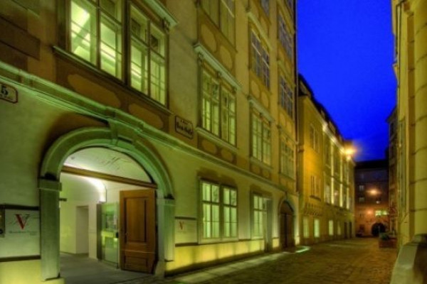 Mozarthaus Vienna bei Nacht