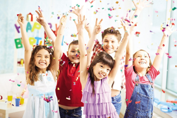 Kinderparty und Kindergeburtstag in der Lasermaxx Arena Parndorf - die modernste Lasersport Arena Österreichs