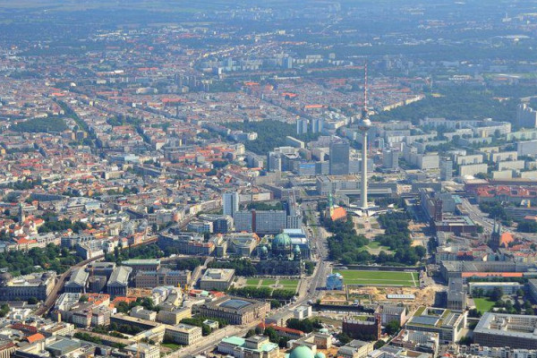 Hubschrauber-Rundflug im Raum Berlin