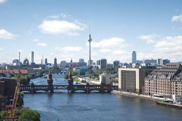 Der Fernsehturm und die Spree - Die schönsten Ecken Berlins
