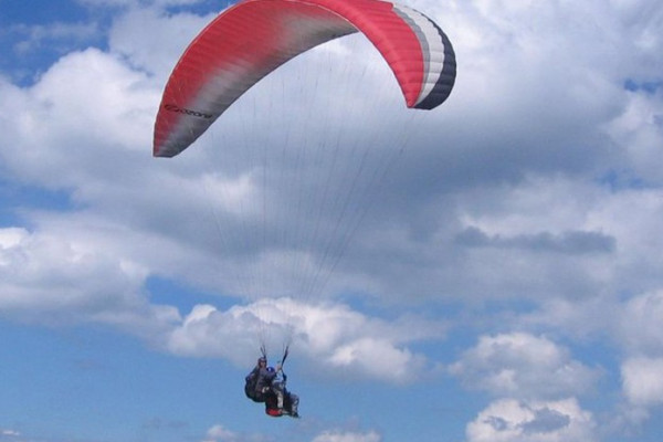 Tandemflug am Chiemsee zusammen mit einem Tandempiloten