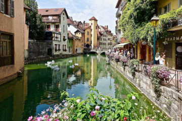 Annecy: visite guidée privée à pied du centre historique
