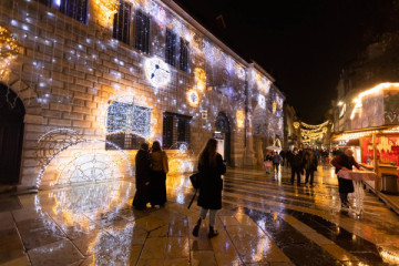 Pain d’épices et boules de neige : le Noël de Barbarine