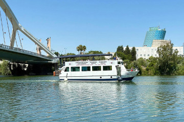 Balade en bateau à Séville sur le Guadalquivir avec vues panoramiques sur la ville.