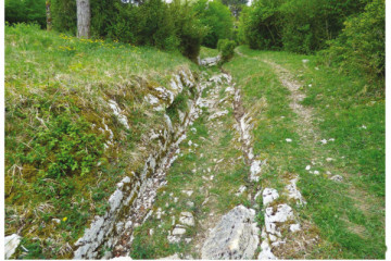 LE LONG DE LA VOIE ROMAINE, À OSSELLE