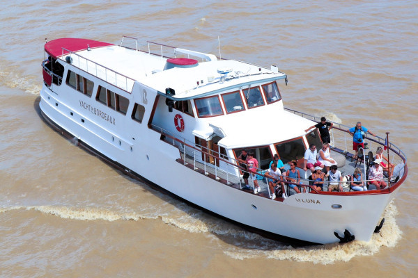 Le Luna : Le seul Yacht d'après-guerre de Bordeaux Le Luna : Le seul Yacht d'après-guerre de Bordeaux