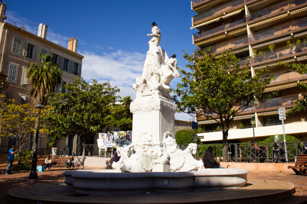 Amphitrite, place Joseph Etienne