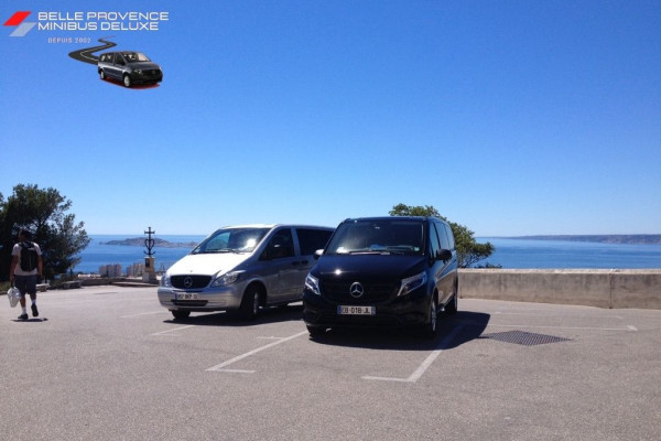 Partir à  un ou deux mini vans ou plus, pour accéder aux recoins les plus inaccessibles de Provence 