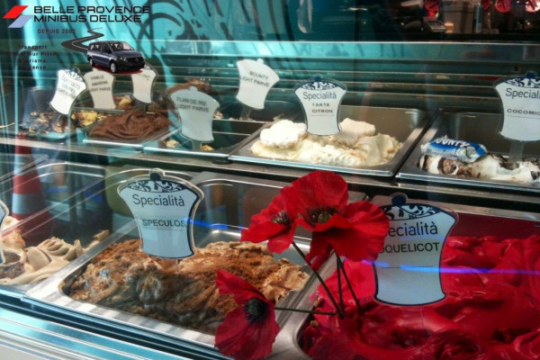 Une glace artisanale au coquelicot, c'est plutôt original Marseille/