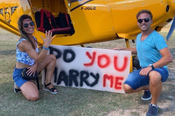 Un baptême de l'air et une demande en mariage originale.