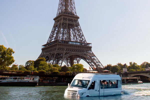 Parisducktour et ses équipes vous amèneront en mode Slow tourisme dans Paris, au plus prés des plus beaux monuments, via sa plus belle avenue, La Seine!
