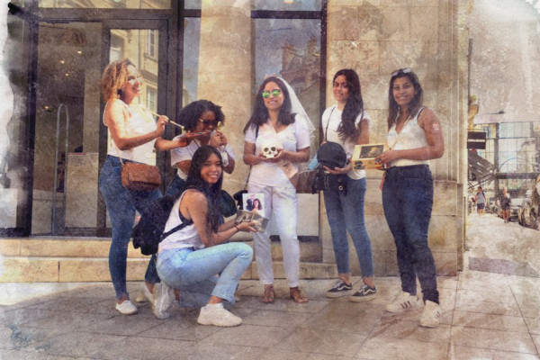 De 12 à 30 joueurs - Parfait pour les enterrements de vie de jeune fille.