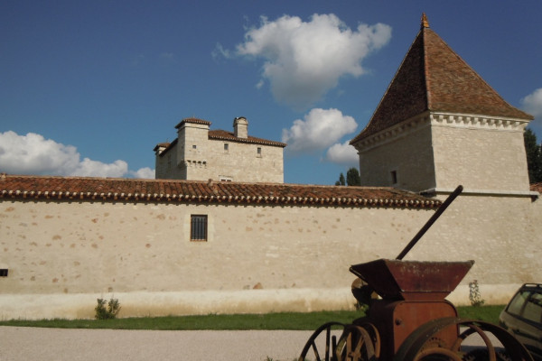 Tour et pigeonnier de Herrebouc