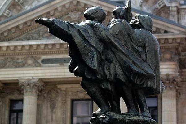 Les 3 aveugles - Une statue bien connue du centre de Bruxelles