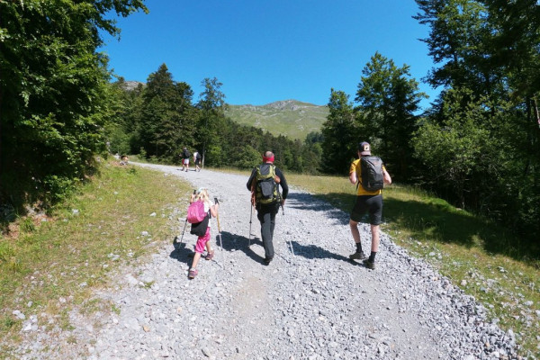 Balade en famille à la découverte du Mont Calem ©OTCGS